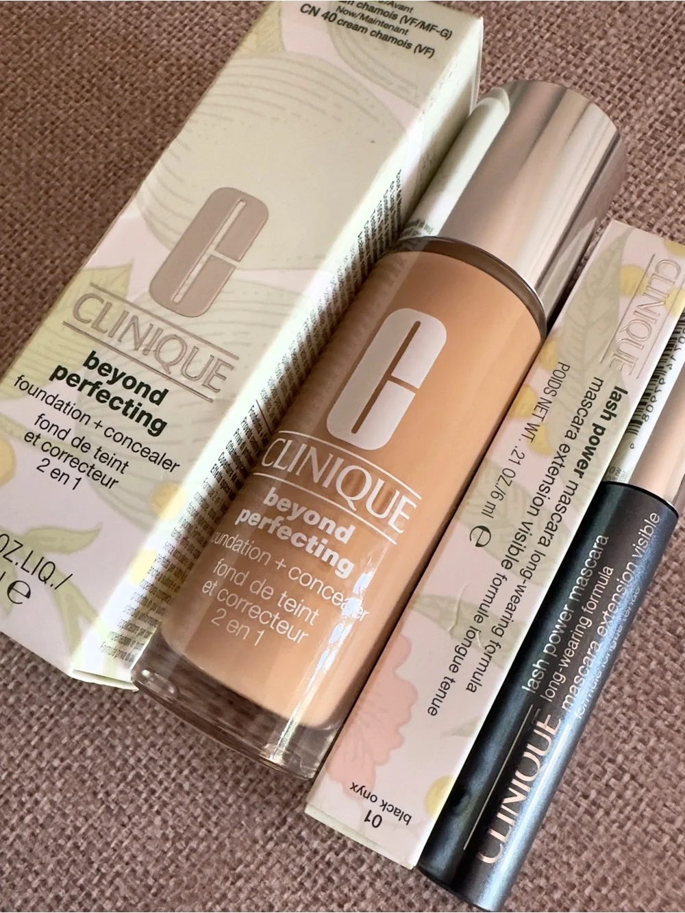 Clinique • Foundation + Concealer & Lash Mascara
